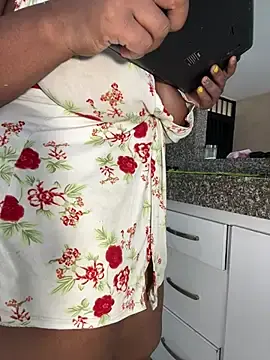 LiraRusso  live sex cam