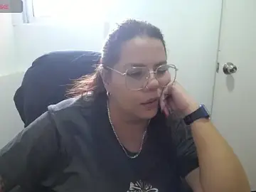 Rebecagiraut  live sex cam