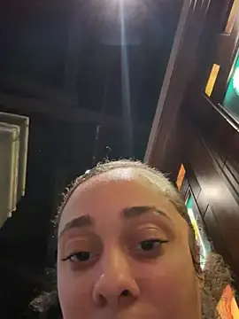 Rennibear  live sex cam