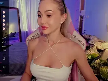 AdeleRoberts  live sex cam