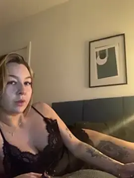Busty-Bambi  live sex cam