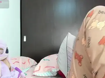 Hannah_Baileyy  live sex cam