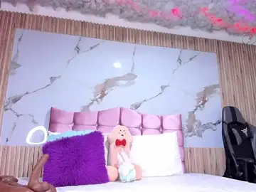 Nicolee19  live sex cam