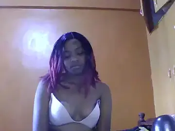 Sexyvaren  live sex cam