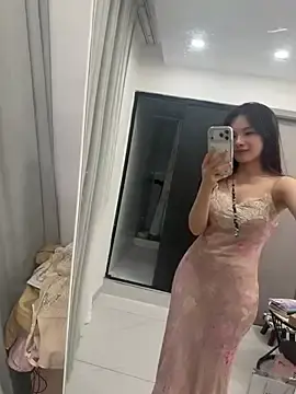 Yiyi188  live sex cam