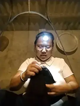 Chily-yy  live sex cam