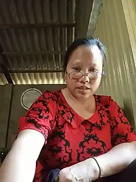 Chily-yy  live sex cam