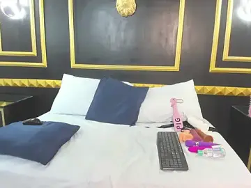Bombom_fox  live sex cam