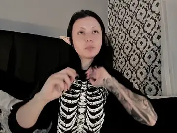 Adeelinee  live sex cam