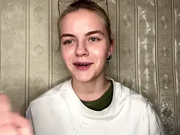 KimWarner  live sex cam