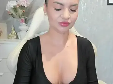 MistressMiia  live sex cam