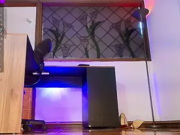 Sali_g  live sex cam
