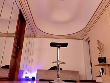 Sali_g  live sex cam
