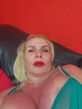 Hotbicky  live sex cam