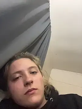 Kehlaniluvsyou69  live sex cam