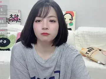 Lucy-8  live sex cam