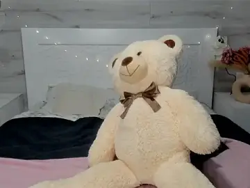 Lumllue  live sex cam