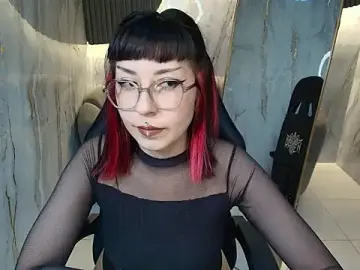 Ravenn_r  live sex cam