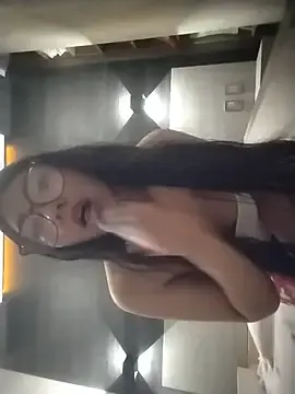 Imzoezzz  live sex cam