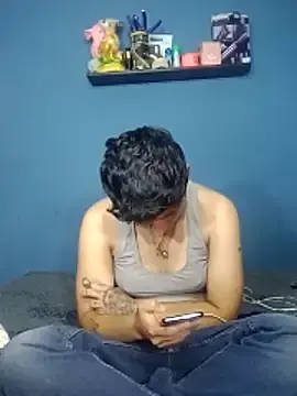 Tomi_tomboy  live sex cam
