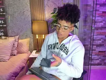 LuciaWallace  live sex cam