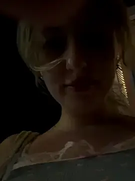 RonnieKiss  live sex cam