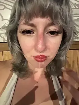 RonnieKiss  live sex cam