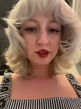 RonnieKiss  live sex cam