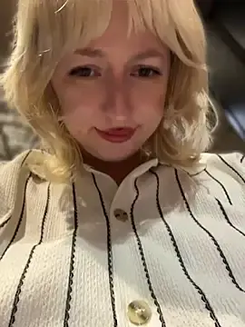 RonnieKiss  live sex cam