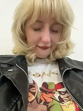 RonnieKiss  live sex cam