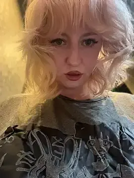 RonnieKiss  live sex cam