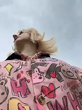 RonnieKiss  live sex cam