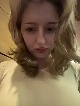 RonnieKiss  live sex cam