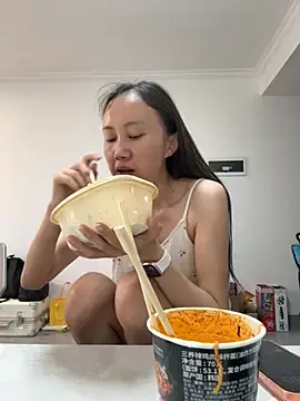 IcebergQueen  live sex cam