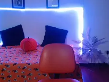 ValkiriaFoX  live sex cam