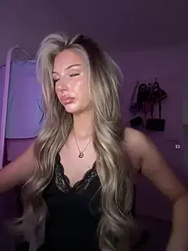 Blondeeee  live sex cam