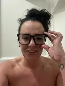 Yourgoodgirl85  live sex cam