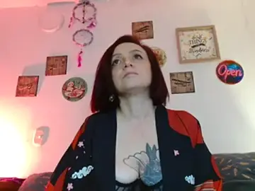 Katicalatinmilf  live sex cam