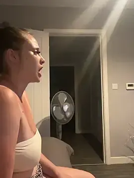 Poppylooloo  live sex cam