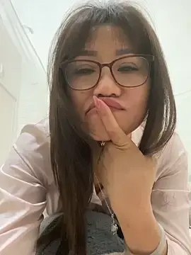 Vitamin_sexy  live sex cam