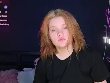 Alicewood69  live sex cam