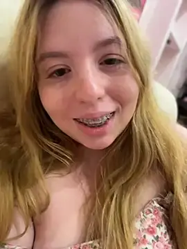 AnessaXroseX  live sex cam