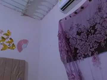Amy_blunt1  live sex cam