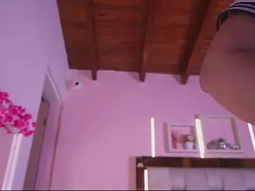 Emmy_r  live sex cam