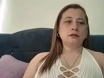 Milagros_latina75  live sex cam