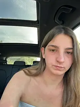 DoriDelux66  live sex cam