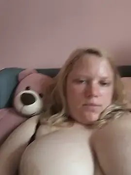 Wildaurax  live sex cam