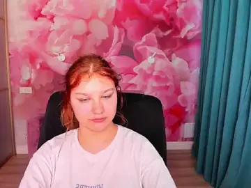 AngelinaLow  live sex cam
