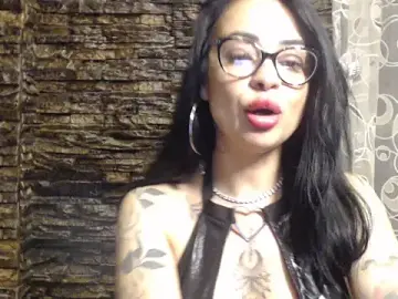 BrianaBloom  live sex cam