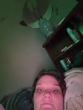Bigbrowneyes25  live sex cam